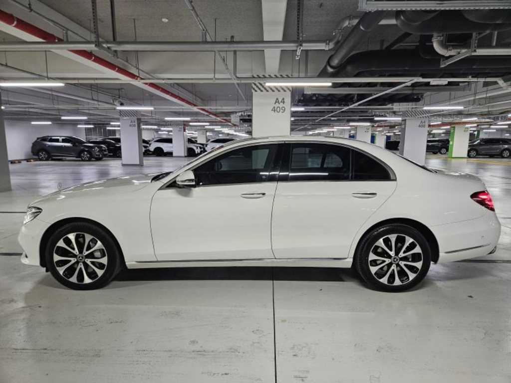 Mercedes Benz E class - Vista 8