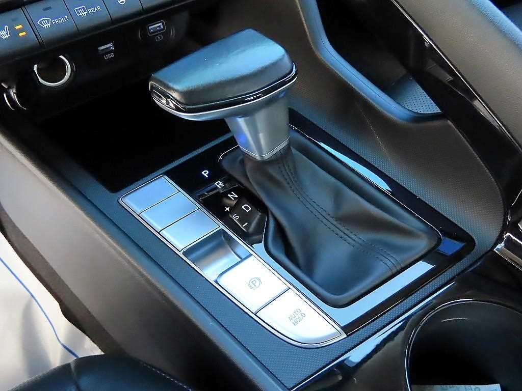 HYUNDAI Avante - Vista 10