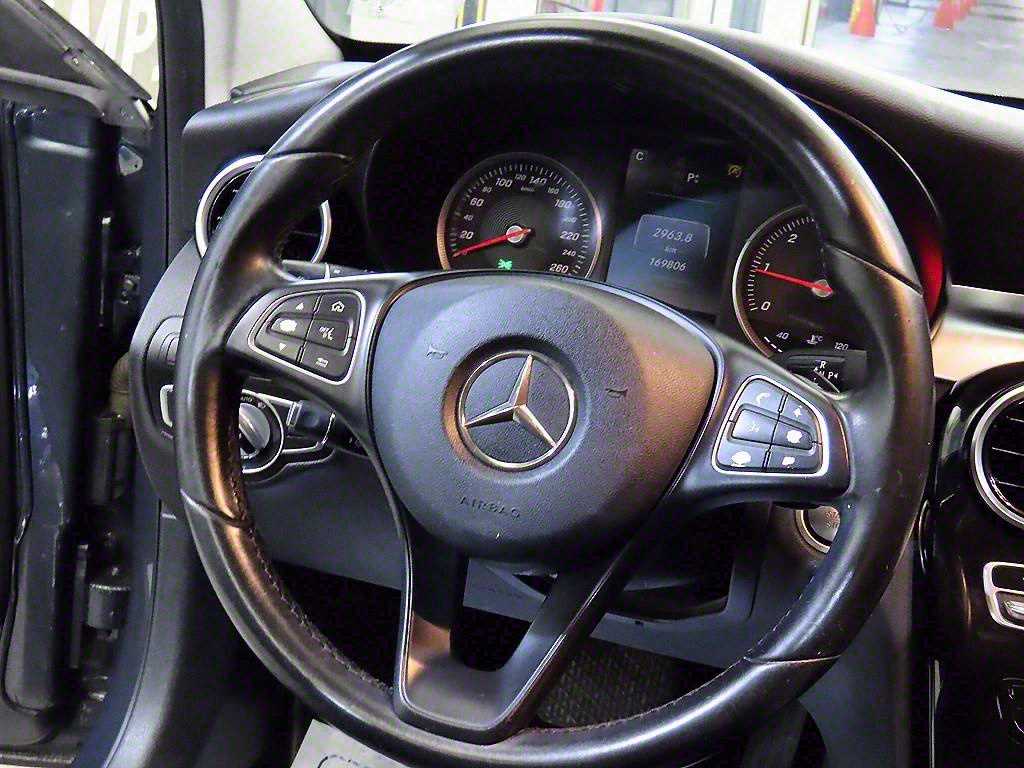 Mercedes Benz C Class - Vista 8