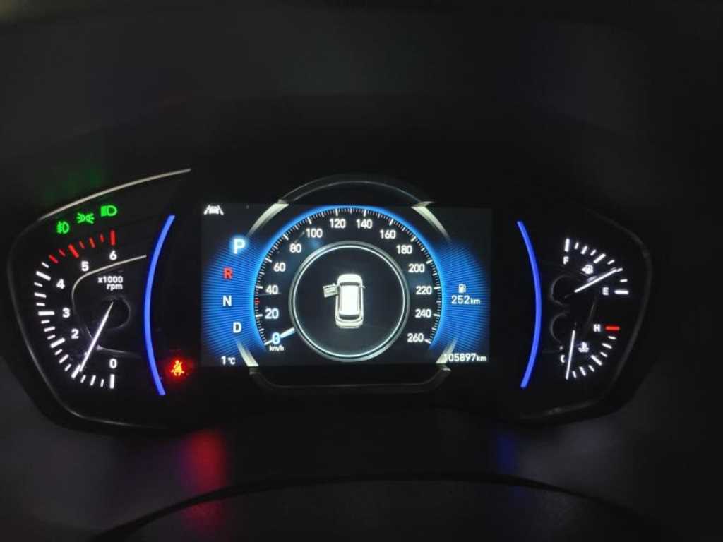 HYUNDAI Santa Fe - Vista 6