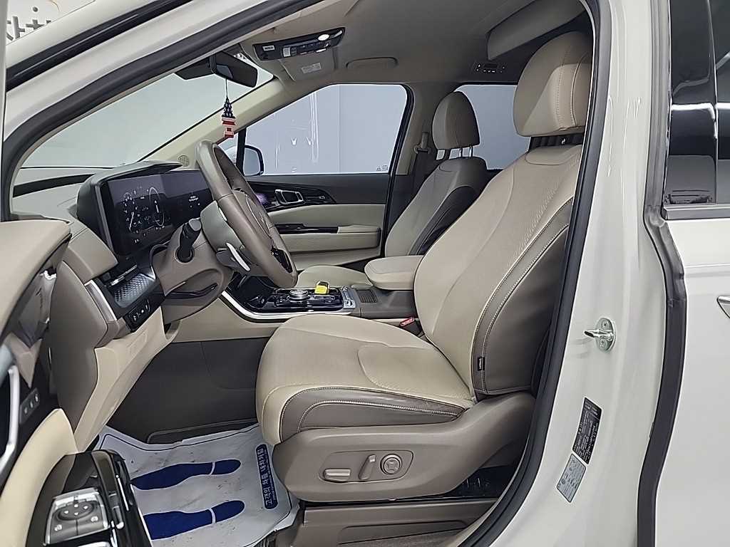 KIA Carnival - Vista 11