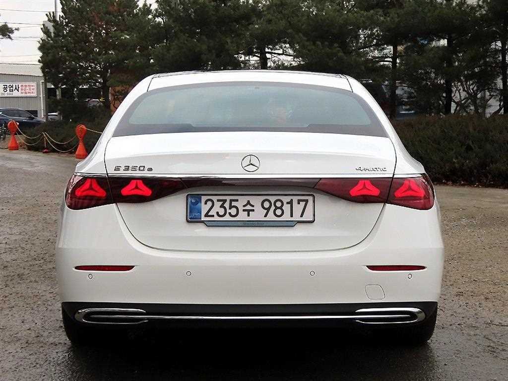 Mercedes Benz E class - Vista 4