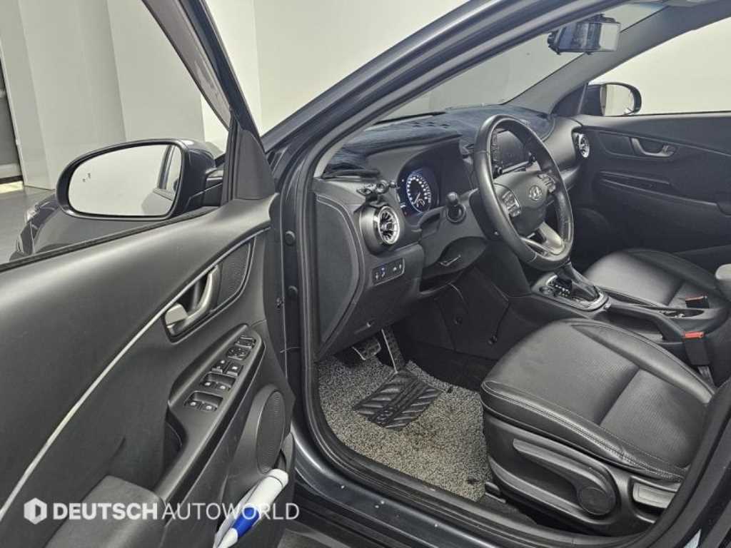 HYUNDAI Kona - Vista 12