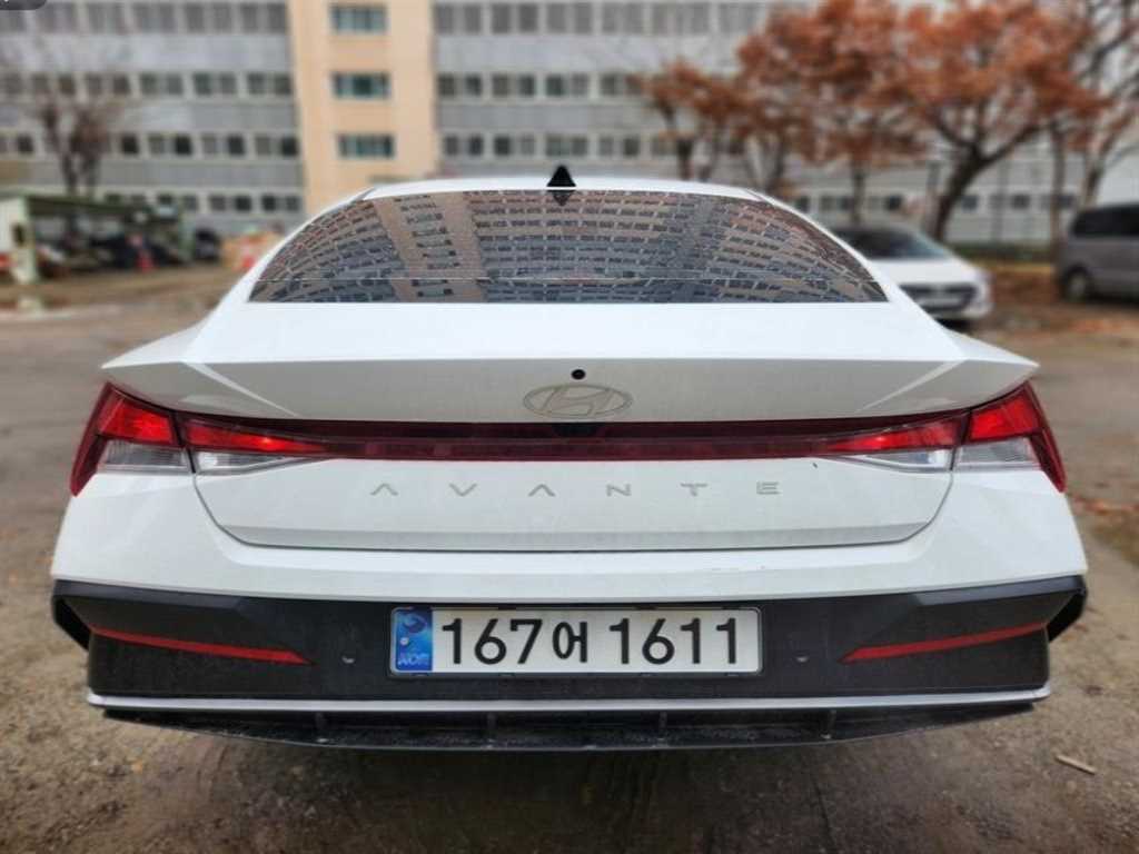 HYUNDAI Avante - Vista 2