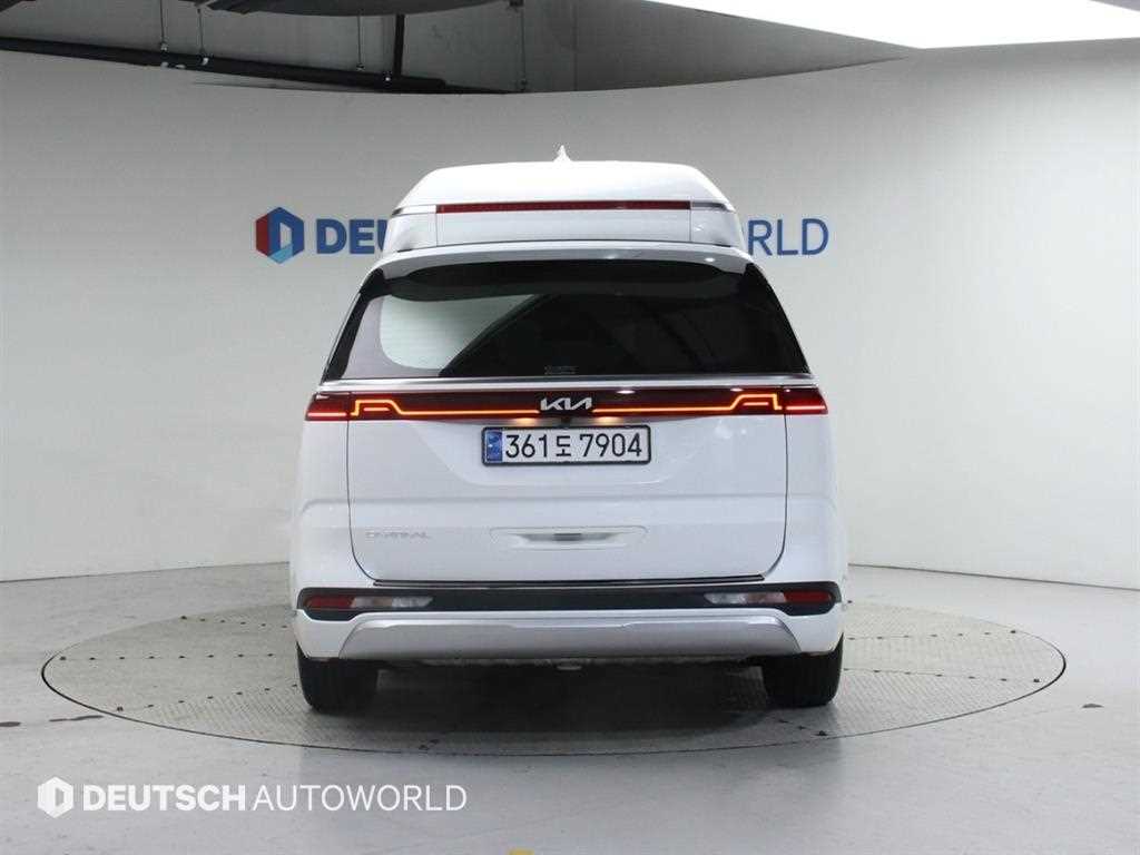 KIA Carnival - Vista 4