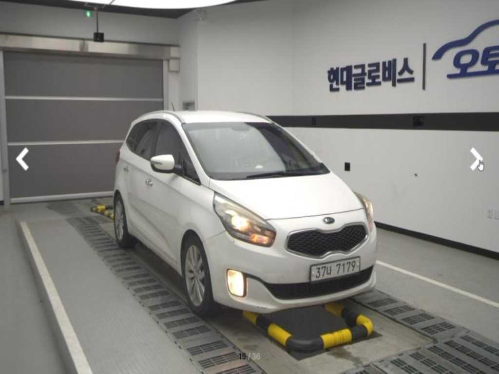 KIA Carens - Vista 4