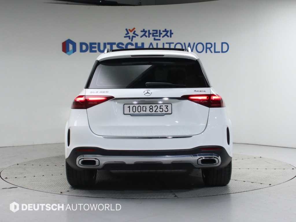 Mercedes Benz GLE Class - Vista 4