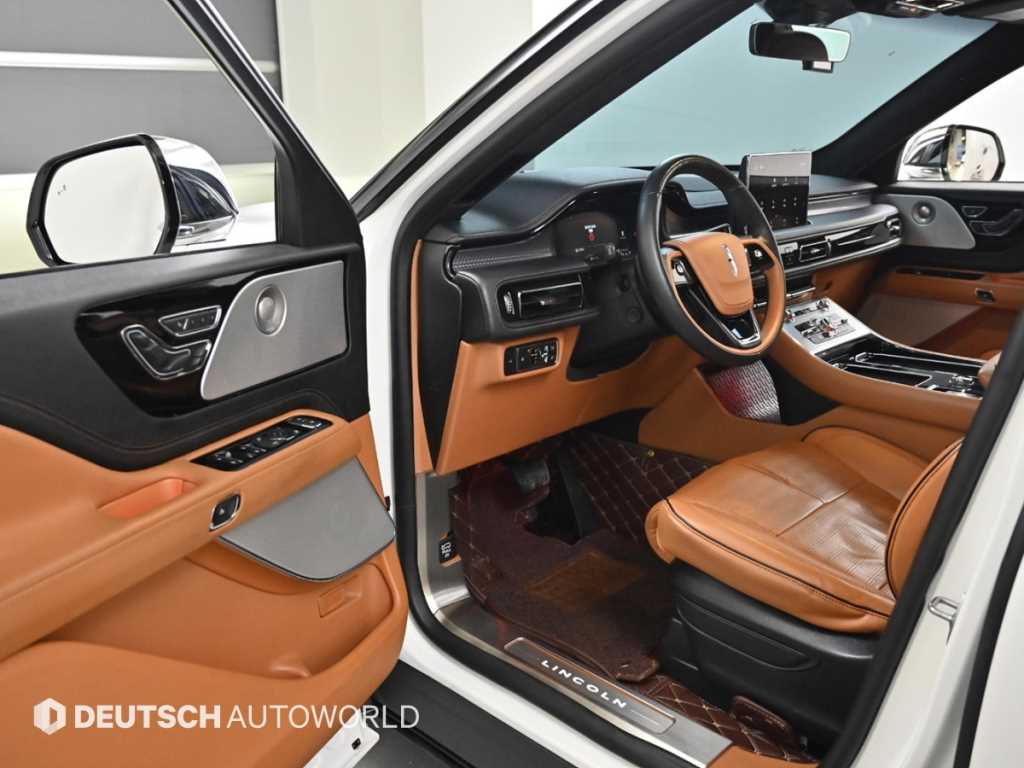 Lincoln Aviator - Vista 11