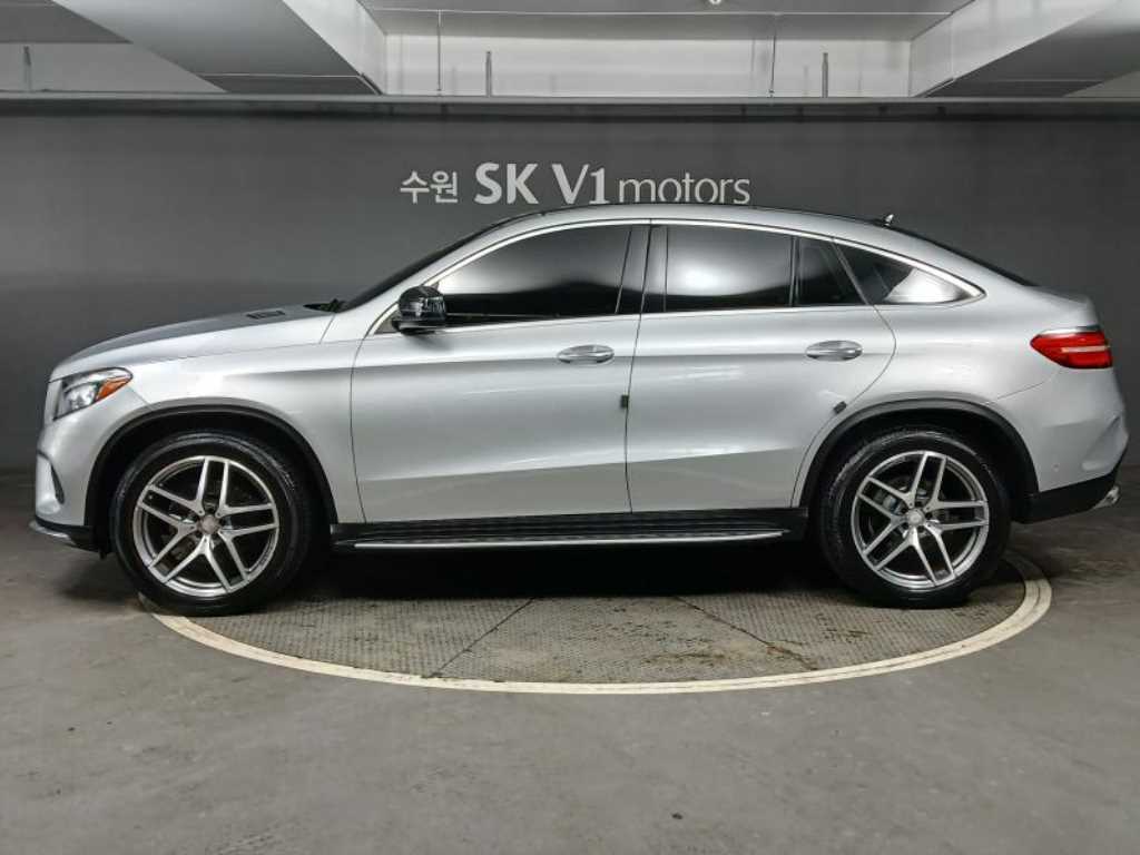 Mercedes Benz GLE Class - Vista 4