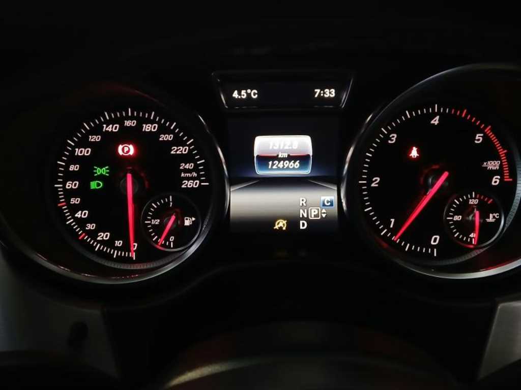 Mercedes Benz GLE Class - Vista 9