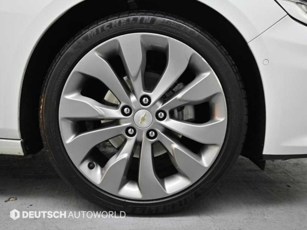 Chevrolet Malibu - Vista 5