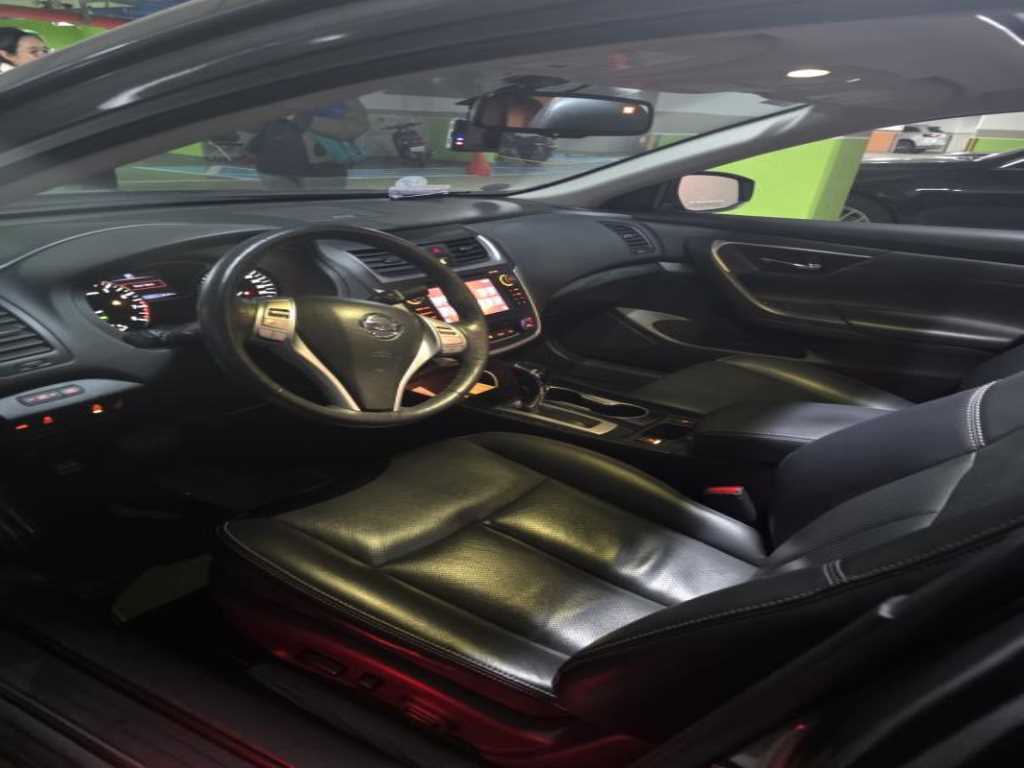 Nissan Altima - Vista 7