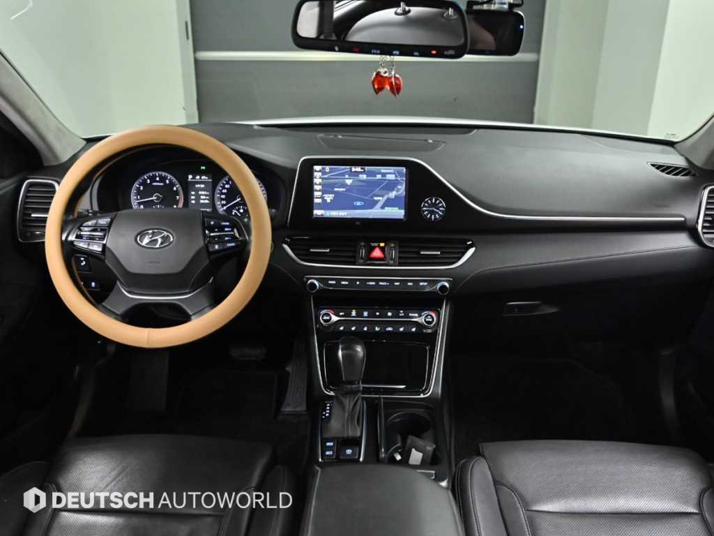 HYUNDAI Grandeur - Vista 7