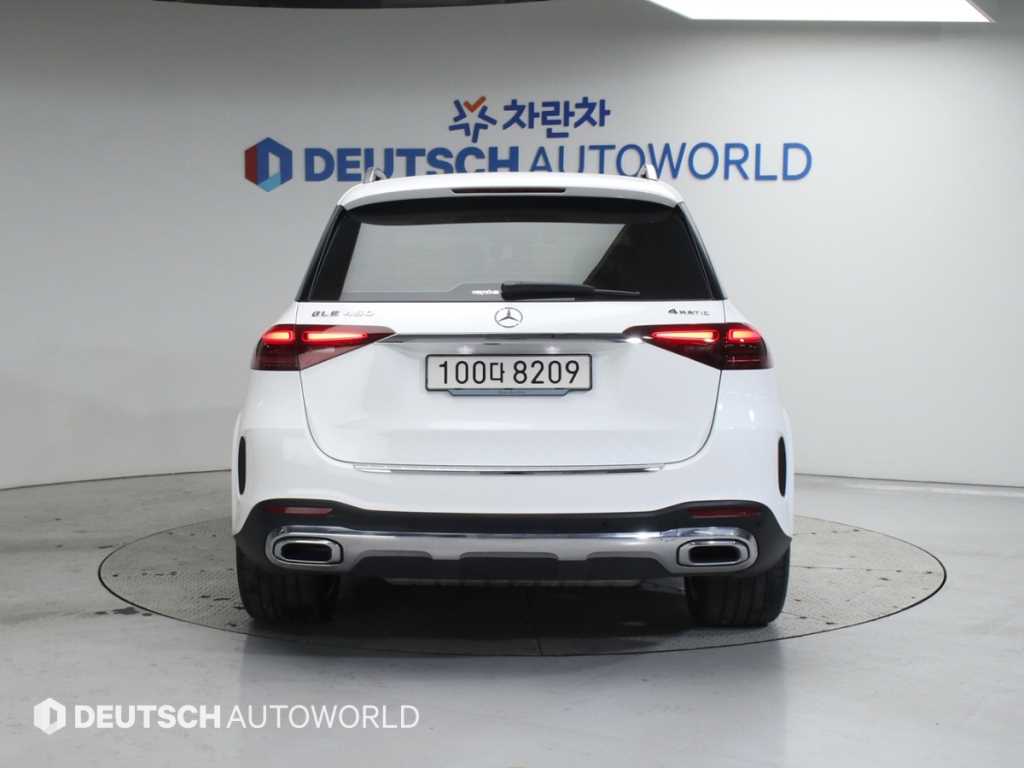 Mercedes Benz GLE Class - Vista 4