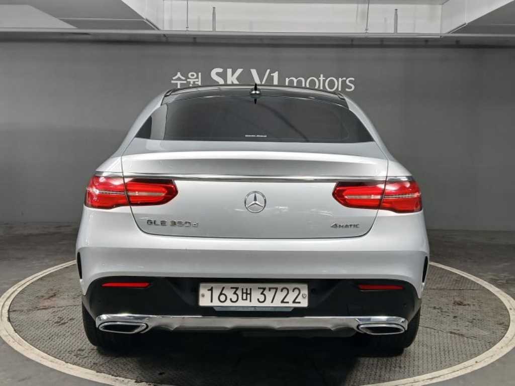 Mercedes Benz GLE Class - Vista 5