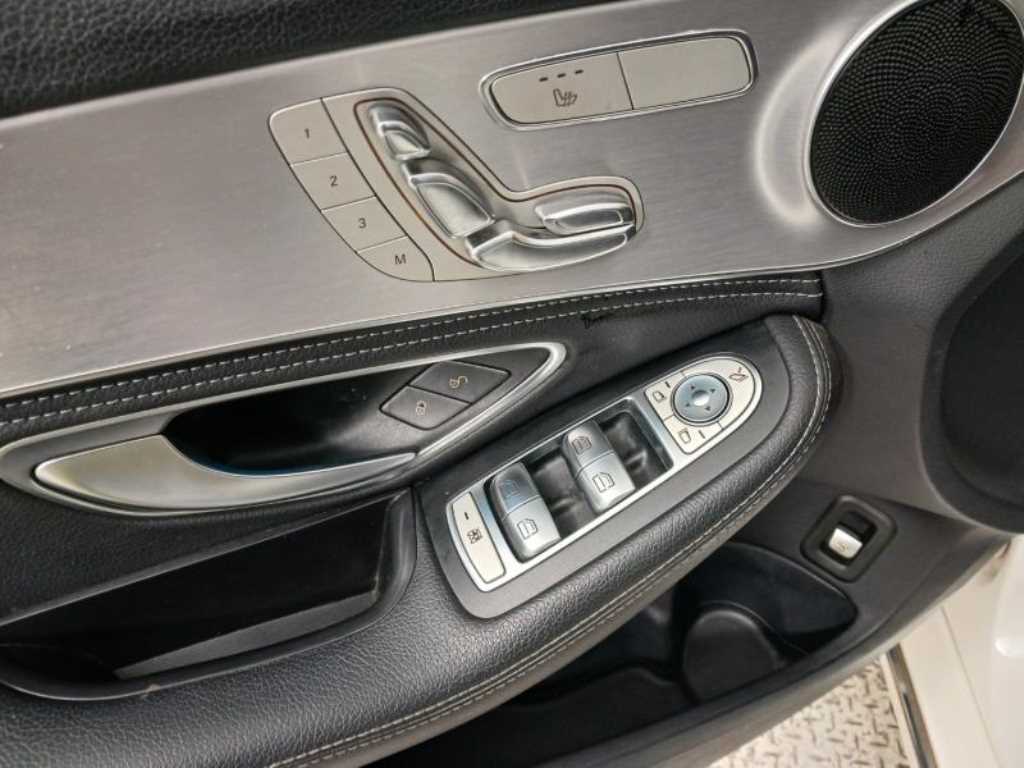 Mercedes Benz C Class - Vista 9