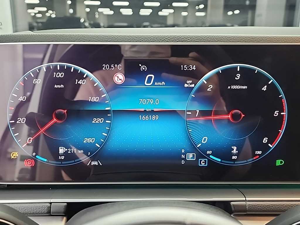 Mercedes Benz GLE Class - Vista 6