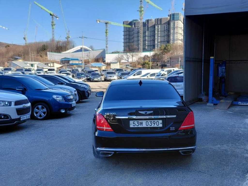 Genesis EQ900 - Vista 4