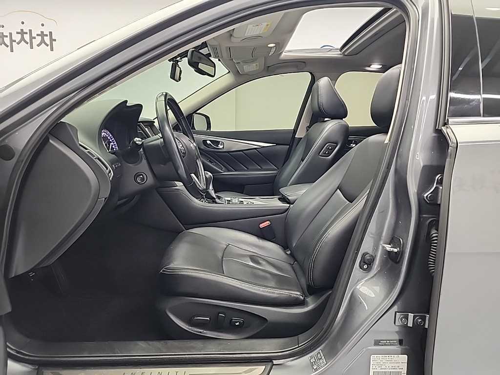 Infiniti Q - Vista 11