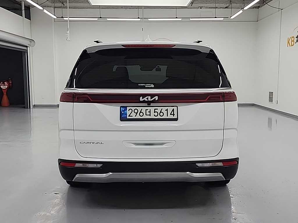 KIA Carnival - Vista 3