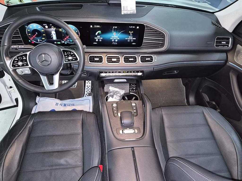 Mercedes Benz GLE Class - Vista 8