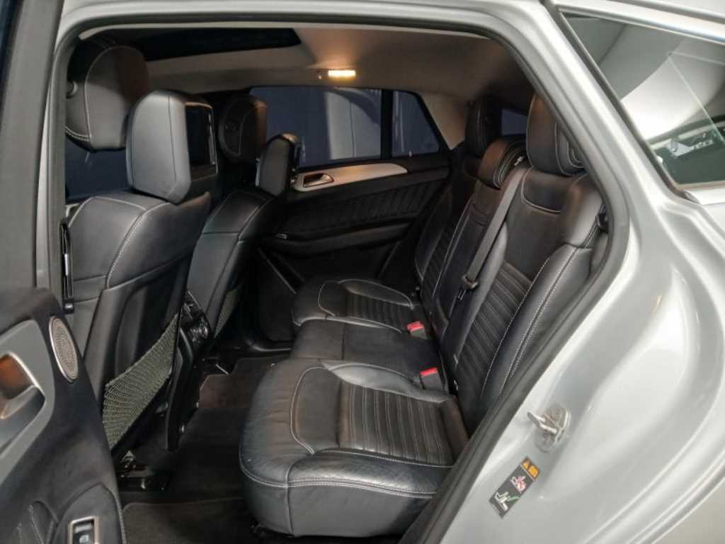 Mercedes Benz GLE Class - Vista 7