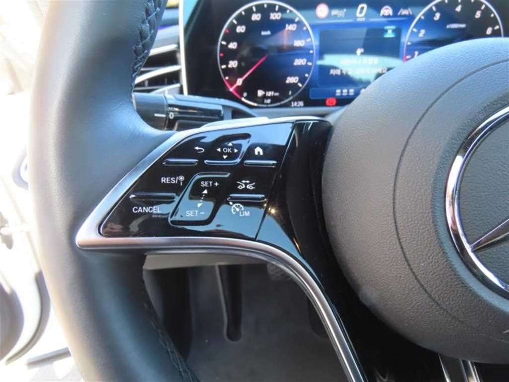 Mercedes Benz E class - Vista 11