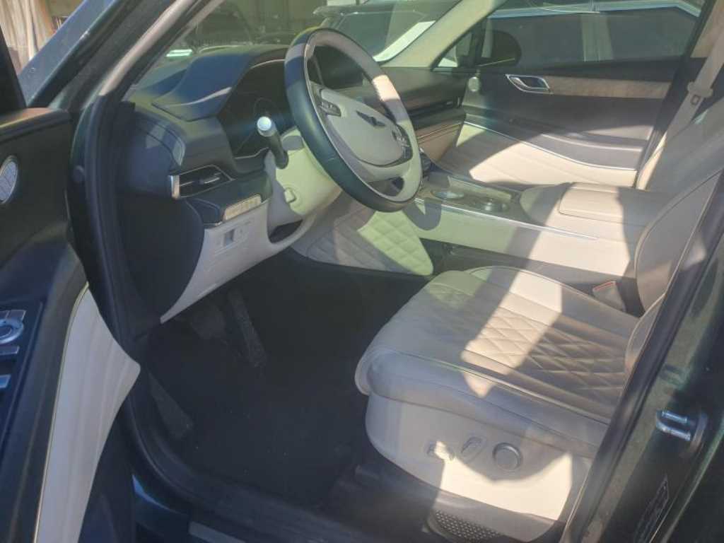 Genesis GV80 - Vista 5