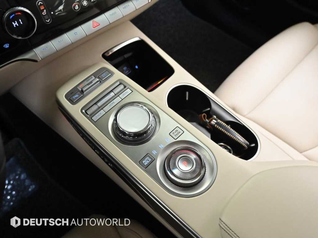 Genesis GV70 - Vista 9