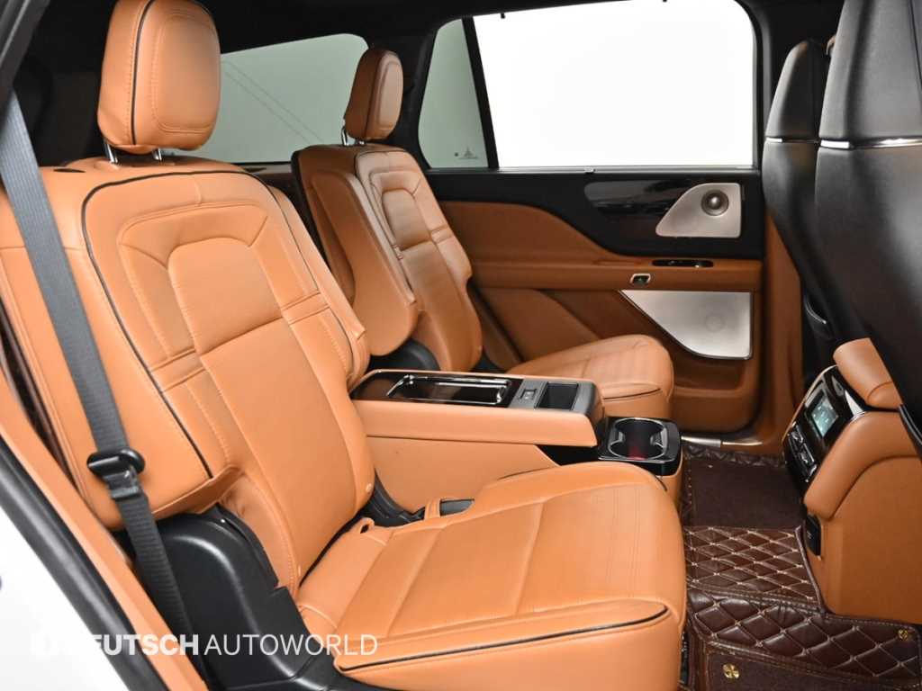 Lincoln Aviator - Vista 12