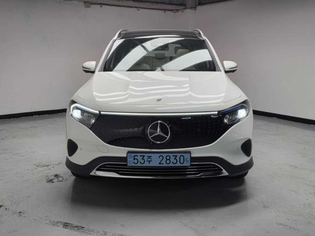 Mercedes Benz EQB - Vista 3