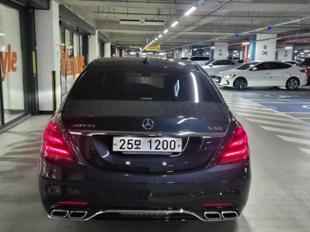 Mercedes Benz S Class - Vista 5