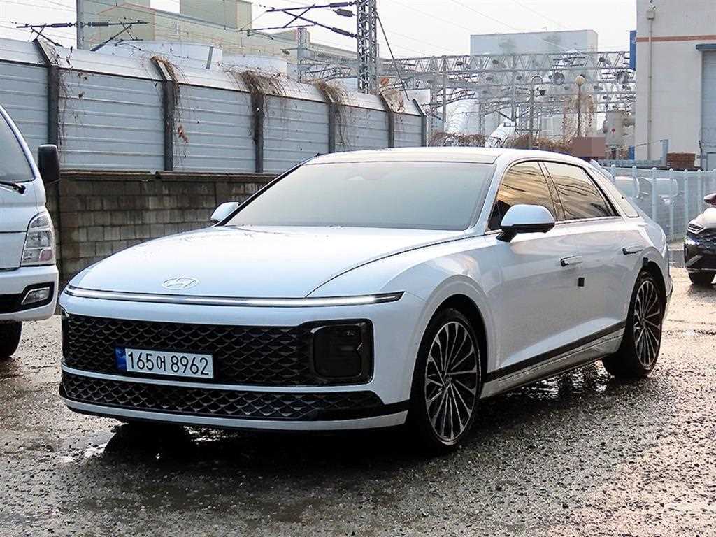 HYUNDAI Grandeur - Vista 2