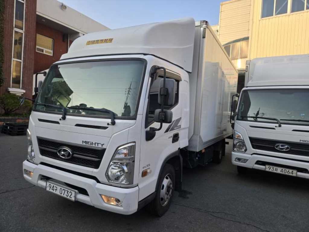 medium and large cargo truck - Vista 2