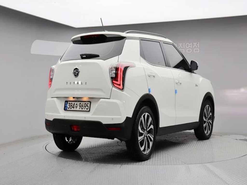 Ssangyong Tivoli - Vista 4