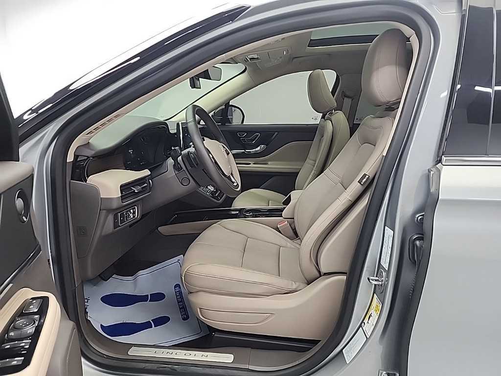 Lincoln Corsair - Vista 11