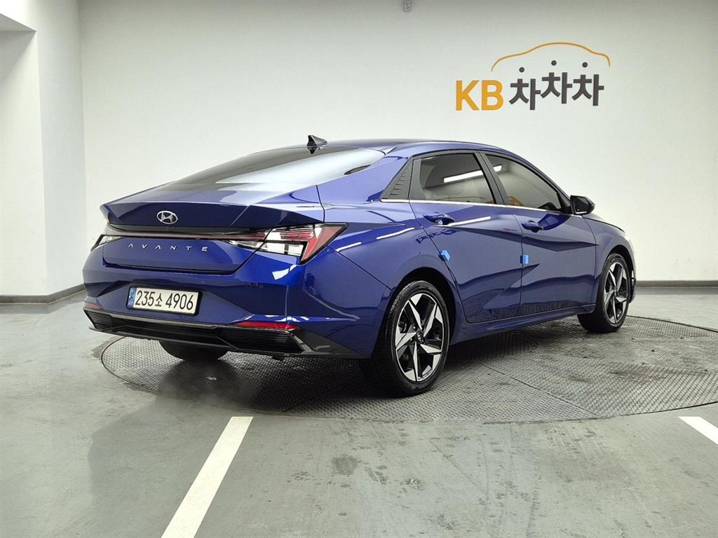 HYUNDAI Avante - Vista 4