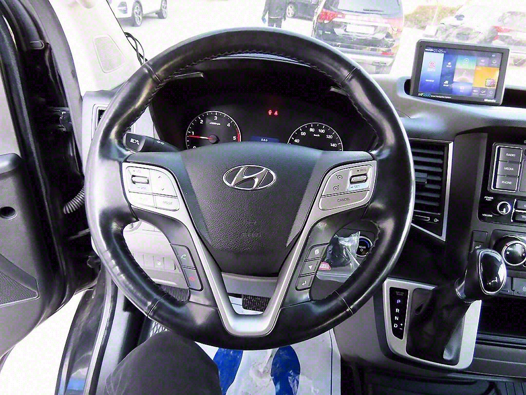 HYUNDAI Solati - Vista 9