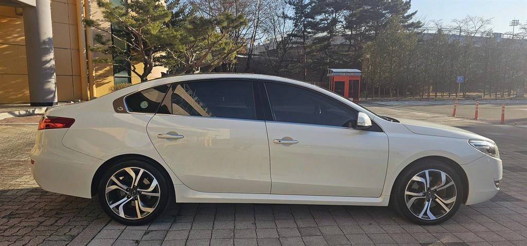 SAMSUNG SM7 - Vista 5