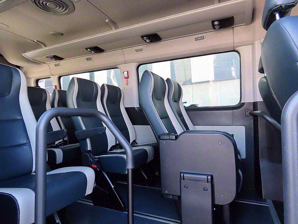 HYUNDAI Solati - Vista 6