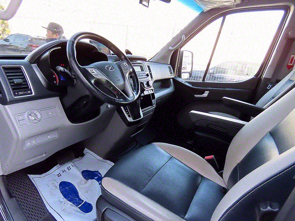 HYUNDAI Solati - Vista 8