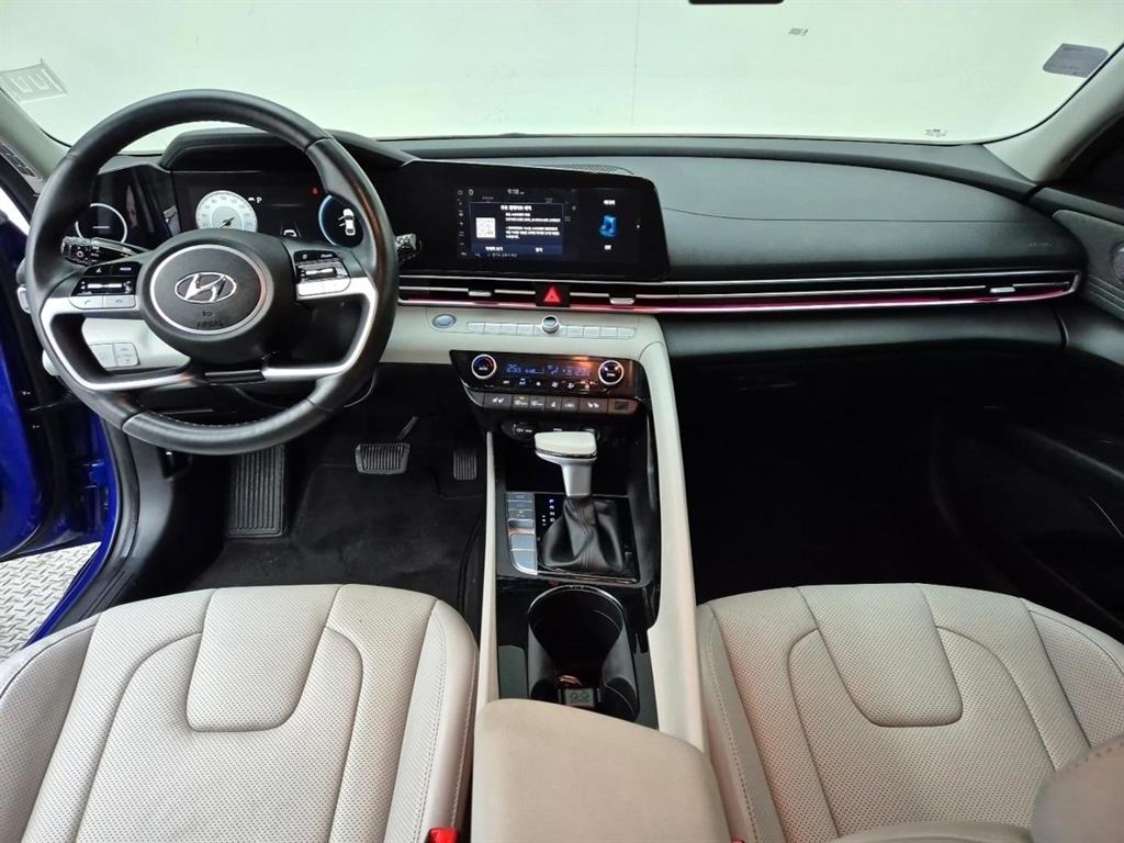 HYUNDAI Avante - Vista 7