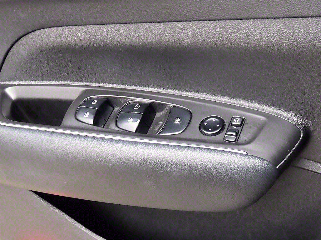 SAMSUNG QM6 - Vista 11