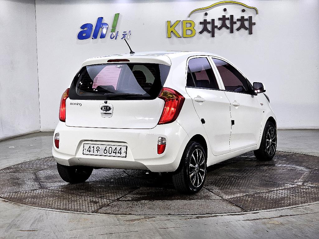 KIA Morning - Vista 4