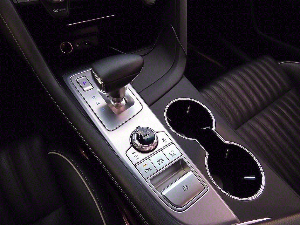 Genesis G70 - Vista 10