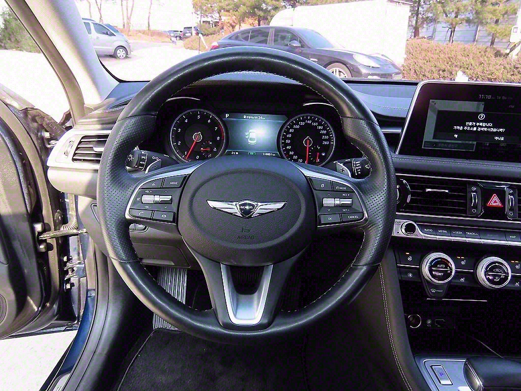 Genesis G70 - Vista 8