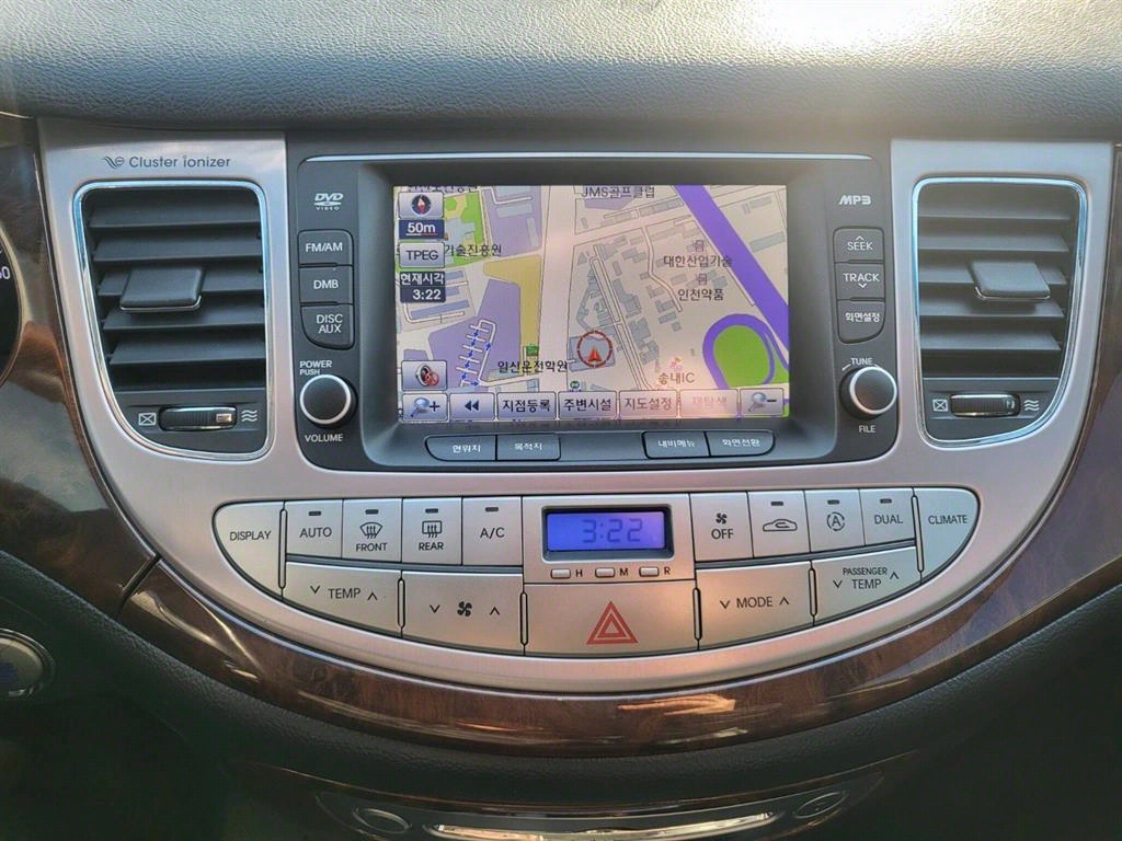 HYUNDAI Genesis - Vista 9