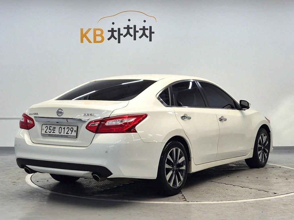 Nissan Altima - Vista 4