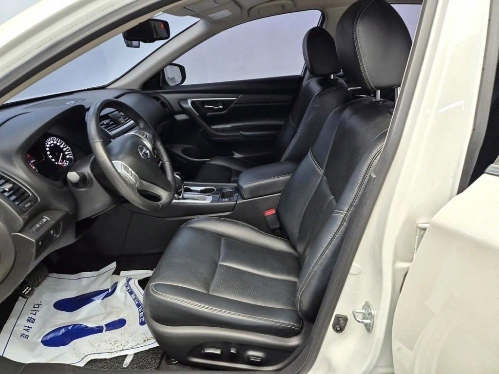 Nissan Altima - Vista 12