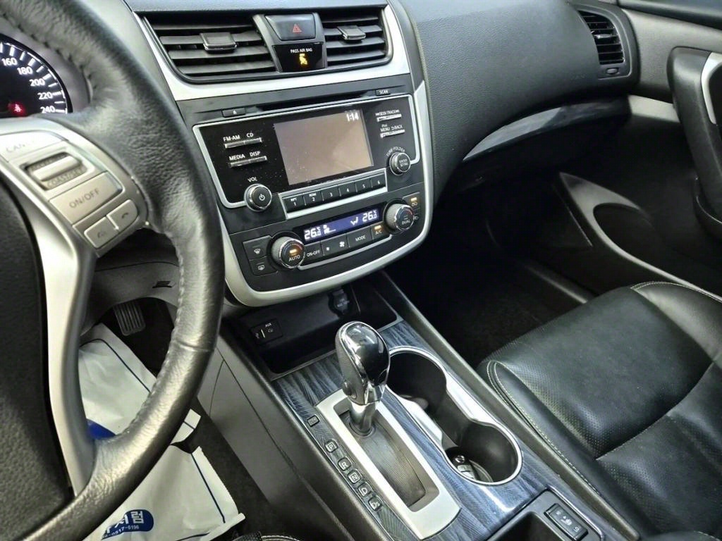 Nissan Altima - Vista 9